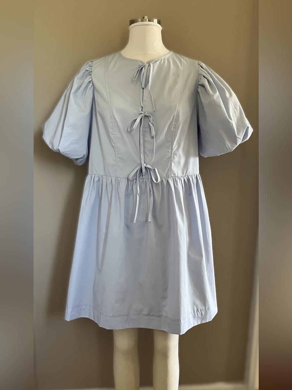 Light blue puff sleeve dress